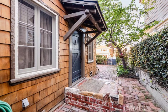 Detail Gallery Image 16 of 19 For 135 Turquoise, Newport Beach,  CA 92662 - 4 Beds | 2 Baths