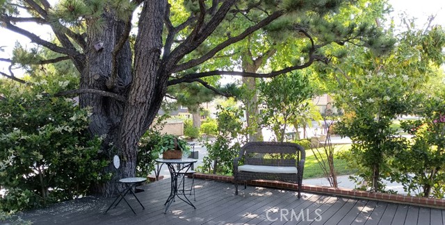 4956 Revlon Drive, La Canada Flintridge CA: https://media.crmls.org/medias/bc116b99-a5ba-4704-8812-570bca5086e4.jpg