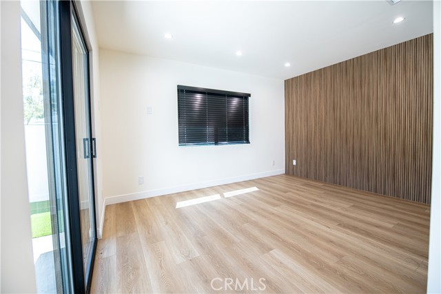 Detail Gallery Image 9 of 19 For 7760 Independence Ave, Canoga Park,  CA 91304 - 4 Beds | 2/1 Baths