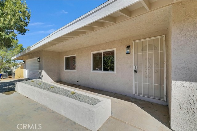 Detail Gallery Image 6 of 49 For 21450 Zuni Rd, Apple Valley,  CA 92307 - 4 Beds | 2 Baths