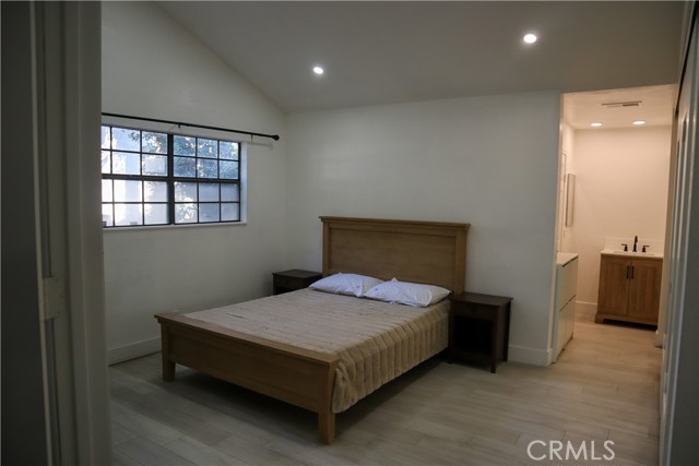 2608 Monte Carlo Drive, Santa Ana CA: https://media.crmls.org/medias/bc1224c6-5d8d-4209-8256-20826a5fdfba.jpg