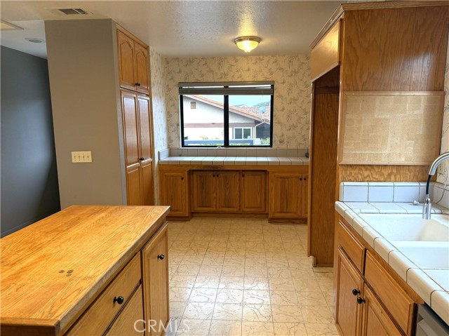 Detail Gallery Image 7 of 24 For 1413 Las Encinas, Los Osos,  CA 93402 - 4 Beds | 2/1 Baths