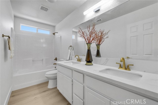 13812 Hollywood Avenue, Eastvale CA: https://media.crmls.org/medias/bc138d1b-7f6e-4f75-b415-9d0df7b63868.jpg