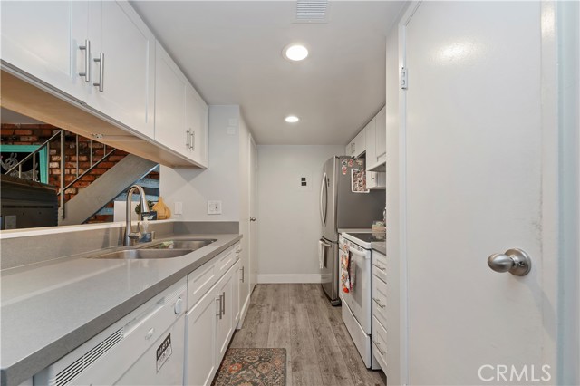 Detail Gallery Image 8 of 26 For 16406 Vista Roma # 115,  Huntington Beach,  CA 92649 - 2 Beds | 1 Baths