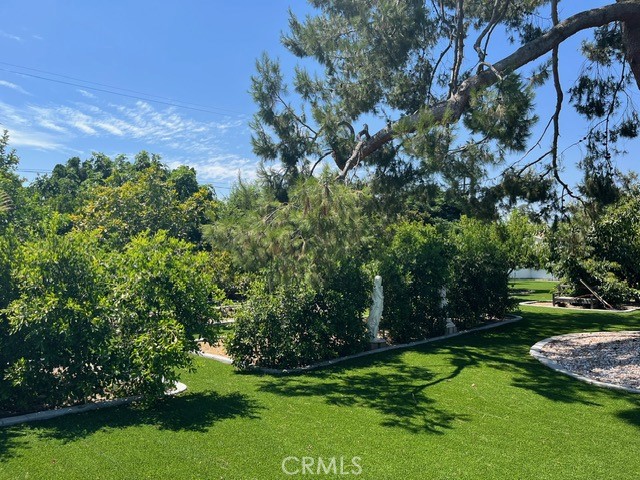 https://media.crmls.org/medias/bc13cce8-005c-4a9d-8505-eb2671b9cc7e.jpg?preset=X-Large