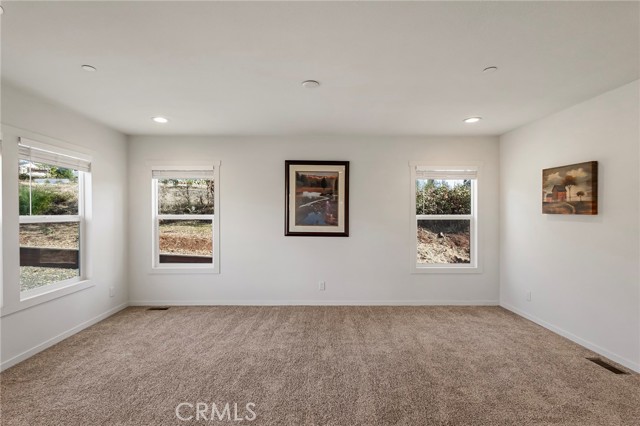 Detail Gallery Image 7 of 54 For 1562 Hemlock Ln, Paradise,  CA 95969 - 2 Beds | 2 Baths