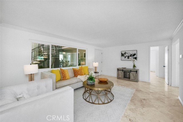 Detail Gallery Image 6 of 37 For 2102 La Canada Crest Dr #B,  La Canada Flintridge,  CA 91011 - 3 Beds | 2 Baths