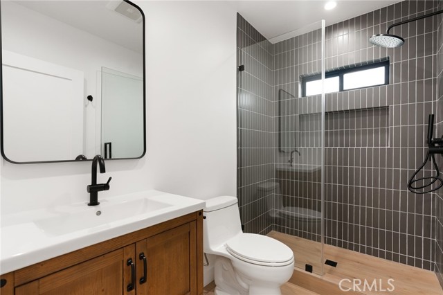 8334 Winsford Avenue, Los Angeles CA: https://media.crmls.org/medias/bc14ef6a-c733-4f43-88d4-ce5ef372cf90.jpg