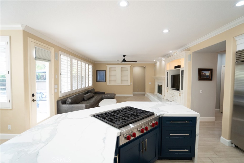 MLS #OC25270307 image #5