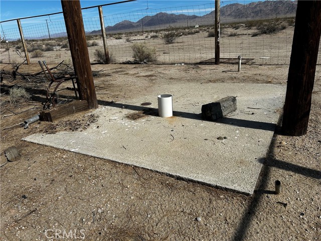 87780 Amboy Road, Amboy CA: https://media.crmls.org/medias/bc150a86-1252-4a82-a9b9-231663d89e61.jpg