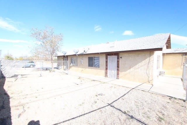 16315 Juniper Street, Hesperia CA: https://media.crmls.org/medias/bc152244-155b-453b-832c-b18dc233d901.jpg