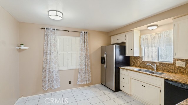 Detail Gallery Image 7 of 28 For 14903 S Normandie Ave #117,  Gardena,  CA 90247 - 2 Beds | 1/1 Baths