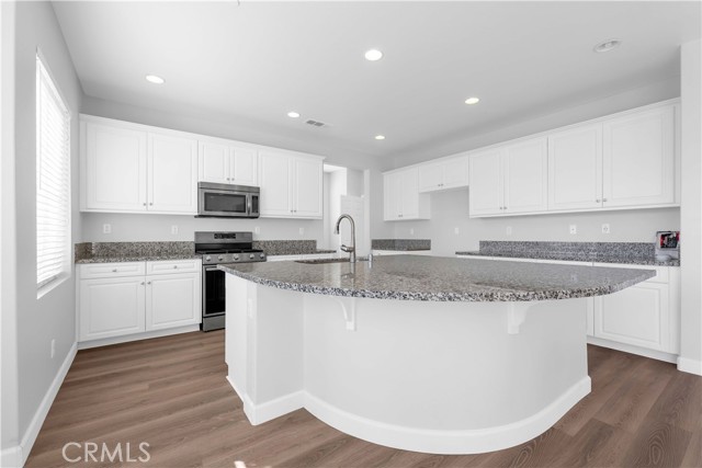 Detail Gallery Image 10 of 15 For 30183 Redding, Murrieta,  CA 92563 - 5 Beds | 3 Baths