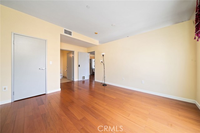 285 W. 6th Street, Unit #527, San Pedro CA: https://media.crmls.org/medias/bc16d35a-9b6d-427b-95b1-0dadb92aa303.jpg