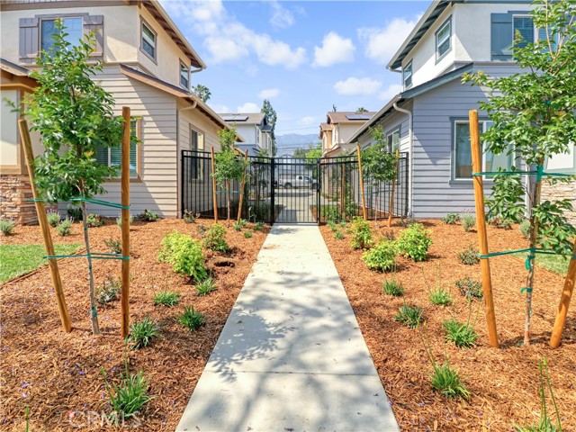 Detail Gallery Image 7 of 51 For 619 E Walnut, Monrovia,  CA 91016 - 3 Beds | 3 Baths