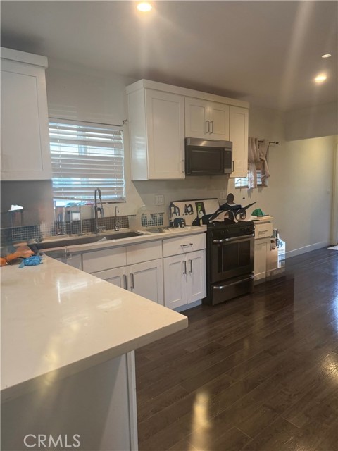 Detail Gallery Image 10 of 12 For 215 E 85th, Los Angeles,  CA 90003 - 3 Beds | 2 Baths