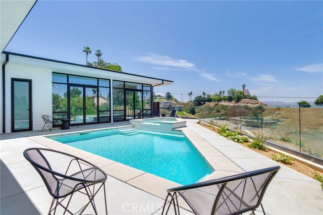 1912 Edgefair Lane, Redlands CA: https://media.crmls.org/medias/bc1840b1-d05d-45ad-937d-a6eab027418e.jpg