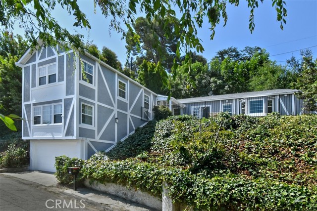 3753 Berry Drive, Studio City CA: https://media.crmls.org/medias/bc1932c7-428f-412f-ad14-6368fb93da28.jpg