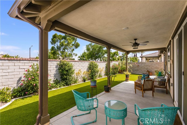 4071 E Amigos Privado, Ontario CA: https://media.crmls.org/medias/bc19c5fe-d4f1-458e-87bd-edaa9c1650a2.jpg