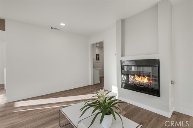 Detail Gallery Image 11 of 30 For 372 Locust, Laguna Beach,  CA 92651 - 2 Beds | 2 Baths