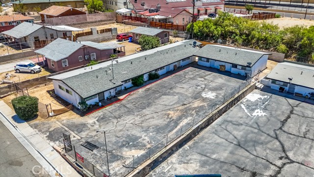 518 W Fredricks Street, Barstow CA: https://media.crmls.org/medias/bc19f1c2-1663-4843-a94c-9e42317e3d2c.jpg