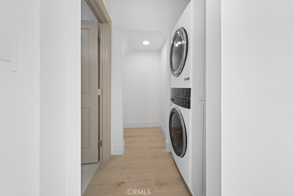 https://media.crmls.org/medias/bc1a38f4-4e27-48da-9563-c9fae7613751.jpg?preset=X-Large