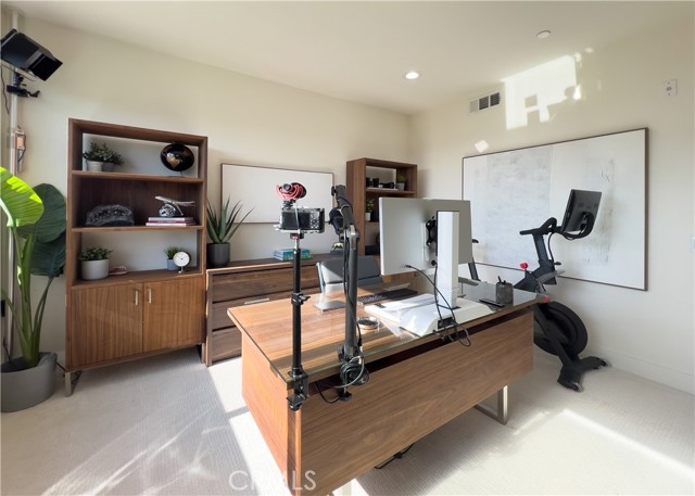 53 Gramercy, Irvine CA: https://media.crmls.org/medias/bc1a5788-a0a2-47f1-b1d8-8d3b698d365e.jpg