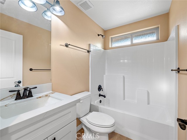 13835 Burning Tree Drive, Victorville CA: https://media.crmls.org/medias/bc1b5af1-5adb-44d1-8c38-9ccd8a603c56.jpg