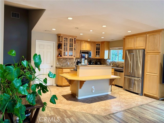 Detail Gallery Image 12 of 37 For 27939 Oakgale, Canyon Country,  CA 91351 - 3 Beds | 2 Baths