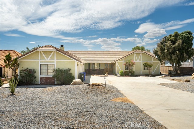 Detail Gallery Image 1 of 1 For 13744 Choco Rd, Apple Valley,  CA 92307 - 3 Beds | 2 Baths