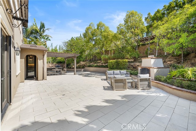 31 Prairie, Irvine CA: https://media.crmls.org/medias/bc1d0cfc-ead5-483c-8999-9d954dbe61d2.jpg