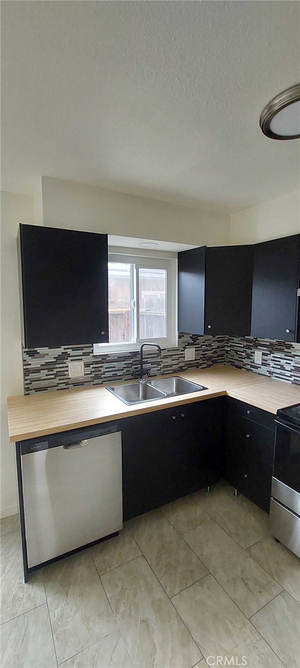 Detail Gallery Image 10 of 10 For 3313 E Fairmont Ave #C,  Fresno,  CA 93726 - 12 Beds | 12 Baths