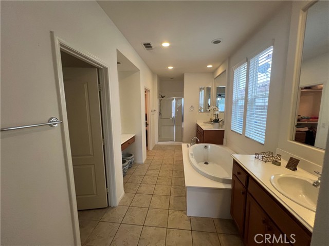 Detail Gallery Image 12 of 28 For 6025 W Avenue K9, Lancaster,  CA 93536 - 4 Beds | 3 Baths