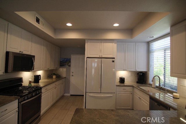 3100 Castelar Court, Corona CA: https://media.crmls.org/medias/bc1dd322-12b5-4eec-a697-1574d6effbbd.jpg