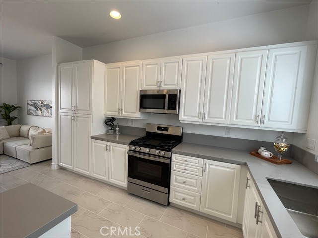 Detail Gallery Image 14 of 38 For 12719 Trent Jones Ln, Tustin,  CA 92782 - 3 Beds | 2/1 Baths
