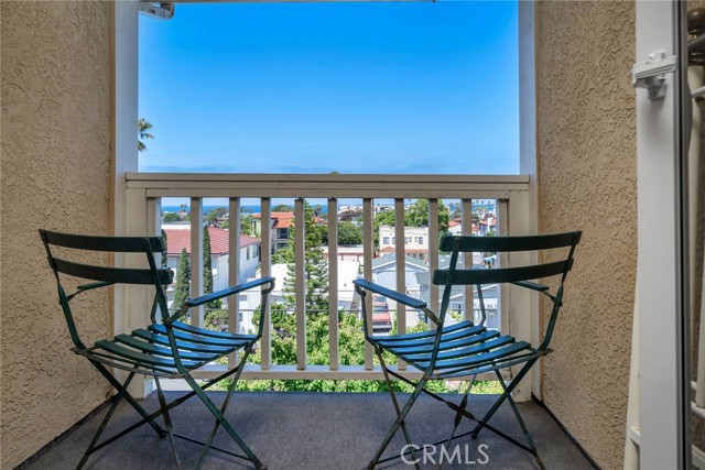 222 Guadalupe Avenue, Redondo Beach, California 90277, 2 Bedrooms Bedrooms, ,2 BathroomsBathrooms,Residential,Sold,Guadalupe,SB22151947