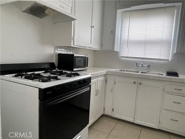 Detail Gallery Image 8 of 20 For 9719 Belmont St #9719 1/2,  Bellflower,  CA 90706 - 1 Beds | 1 Baths