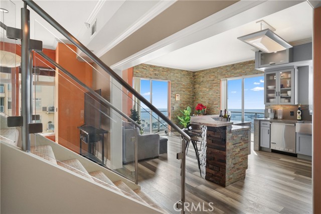 Detail Gallery Image 7 of 33 For 488 E Ocean #P2,  Long Beach,  CA 90802 - 1 Beds | 2 Baths