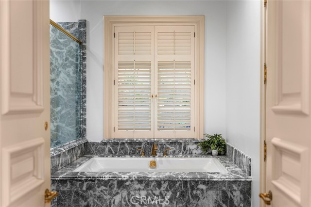 Detail Gallery Image 20 of 46 For 121 Emerald Bay, Laguna Beach,  CA 92651 - 5 Beds | 4/1 Baths