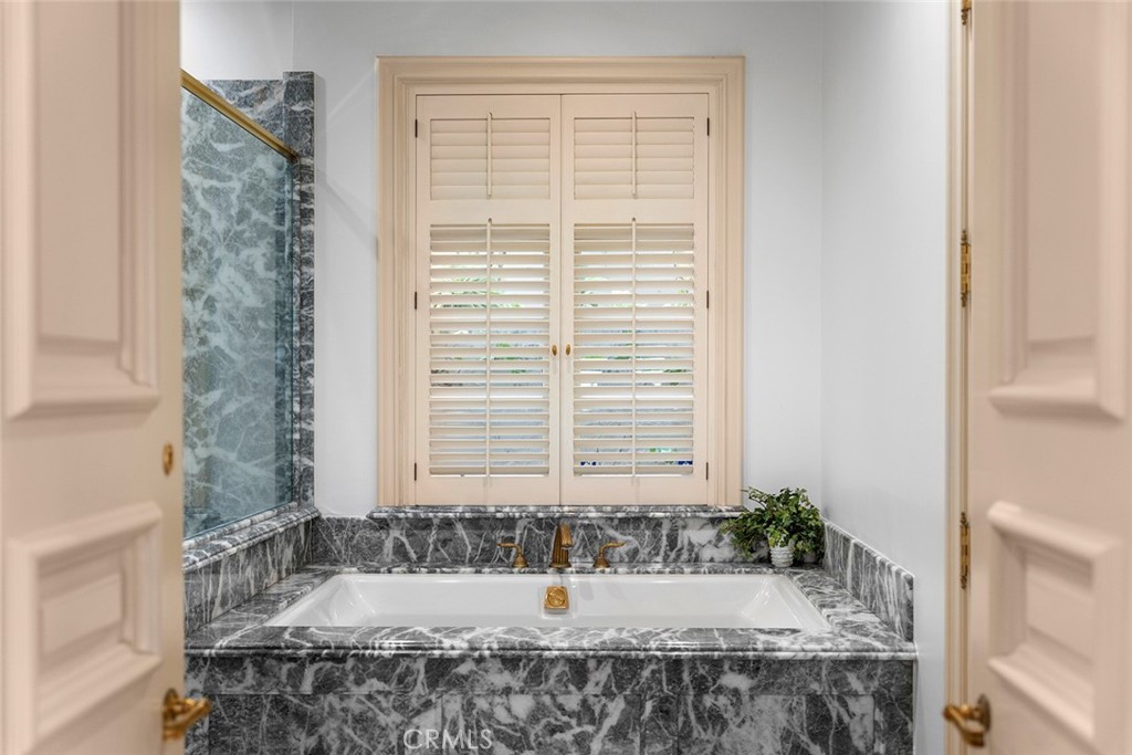 Bc1ff9b2 D42a 4c63 9695 5c432aad3476