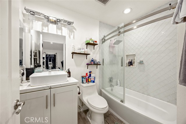 Detail Gallery Image 25 of 34 For 1569 W Jefferson Blvd,, Los Angeles,  CA 90018 - 3 Beds | 2/1 Baths