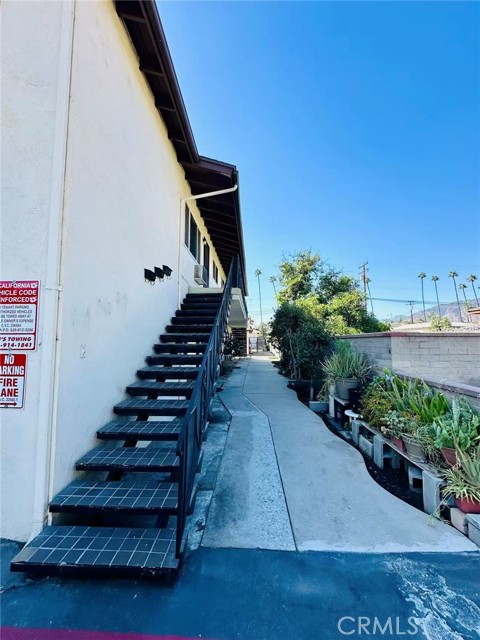 Detail Gallery Image 12 of 14 For 933 N Alameda Ave #5,  Azusa,  CA 91702 - 2 Beds | 1 Baths