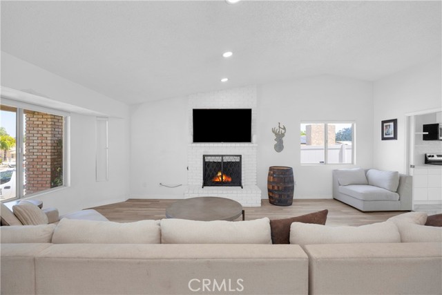 29817 Sloop Drive, Canyon Lake CA: https://media.crmls.org/medias/bc21e193-fa93-4350-955f-d9b212a80621.jpg