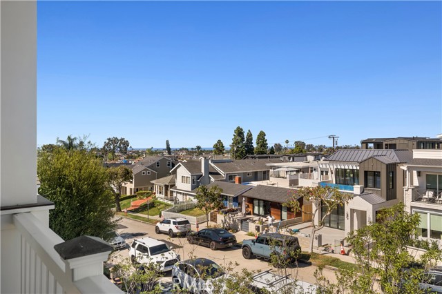 Detail Gallery Image 17 of 31 For 718 Poinsettia, Corona Del Mar,  CA 92625 - 3 Beds | 3/1 Baths