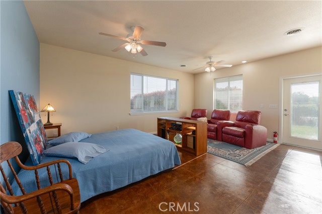 2260 Lakeshore Blvd, Upper Lake CA: https://media.crmls.org/medias/bc234564-5589-4d96-b3b6-9fd06a7cfdda.jpg