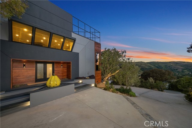 Detail Gallery Image 3 of 75 For 6 Colt Ln, Bell Canyon,  CA 91307 - 5 Beds | 4/2 Baths