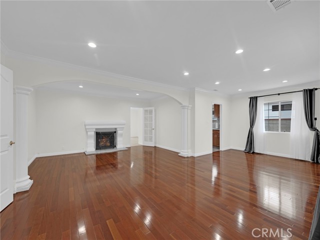 Detail Gallery Image 5 of 28 For 6249 Beeman Ave, North Hollywood,  CA 91606 - 3 Beds | 2 Baths