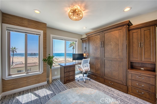 Detail Gallery Image 22 of 35 For 711 Pacific Coast Hwy #421,  Huntington Beach,  CA 92648 - 2 Beds | 1/1 Baths