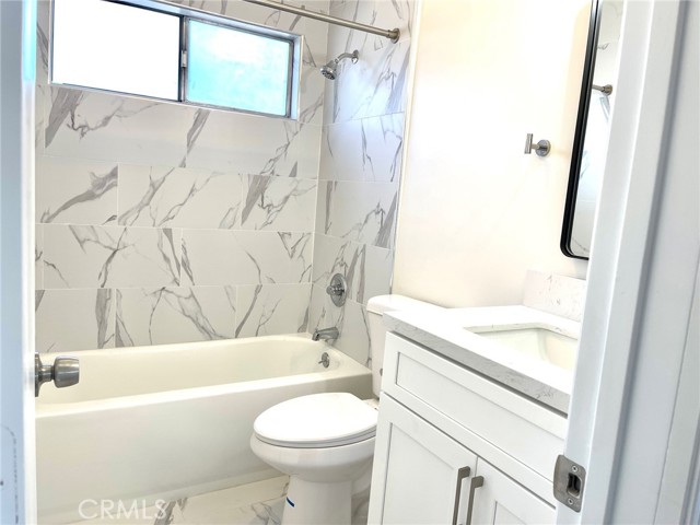 Detail Gallery Image 9 of 14 For 2728 Crestmoore #3,  Los Angeles,  CA 90065 - 2 Beds | 1 Baths