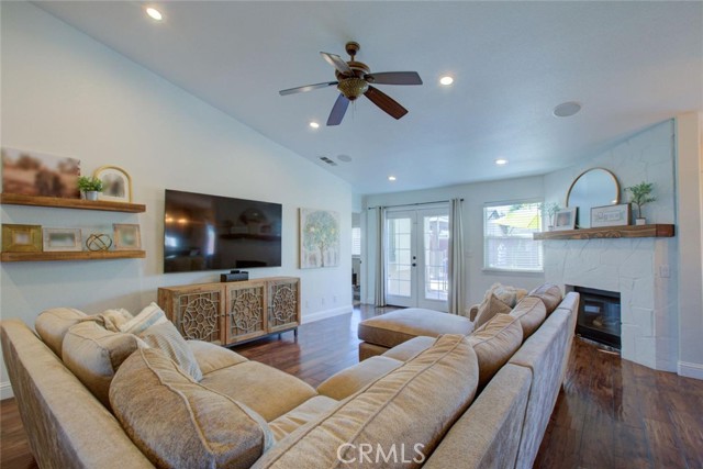 20443 Songbird Way, Hilmar CA: https://media.crmls.org/medias/bc250d03-c3d3-4532-9b3c-10982eabbe3e.jpg